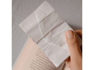 pembatas buku dari amplop bekas